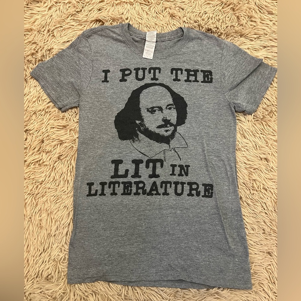 💛3 for $16 Sale/Shakespeare Shirt Small